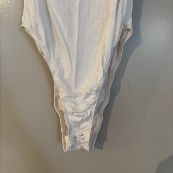 H&M White Off Shoulder Ruffle Bodysuit (Size Small) - Picture 2 of 8